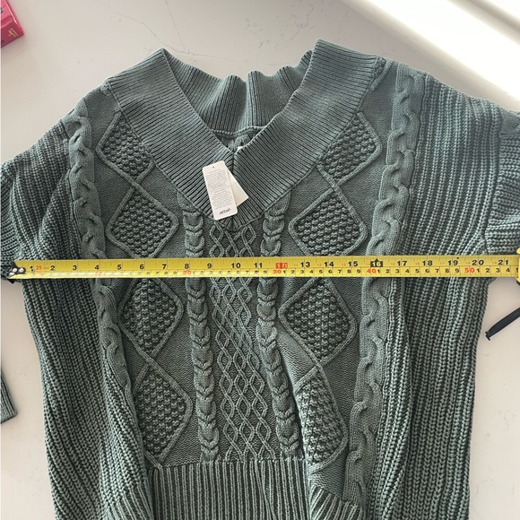 AERIE Pullover V-Neck Cable Knit Sweater - Picture 8 of 10